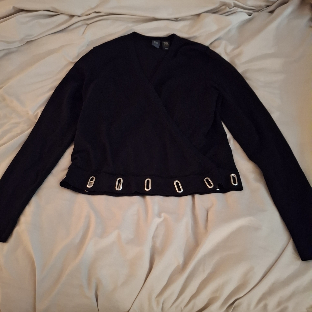 Itsu Elegant Women's Black Wrap Blouse With Metal Detail - Picture 3 of 6